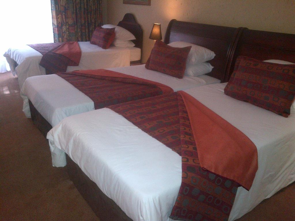 Hornbill Lodge Magaliesburg Zimmer foto